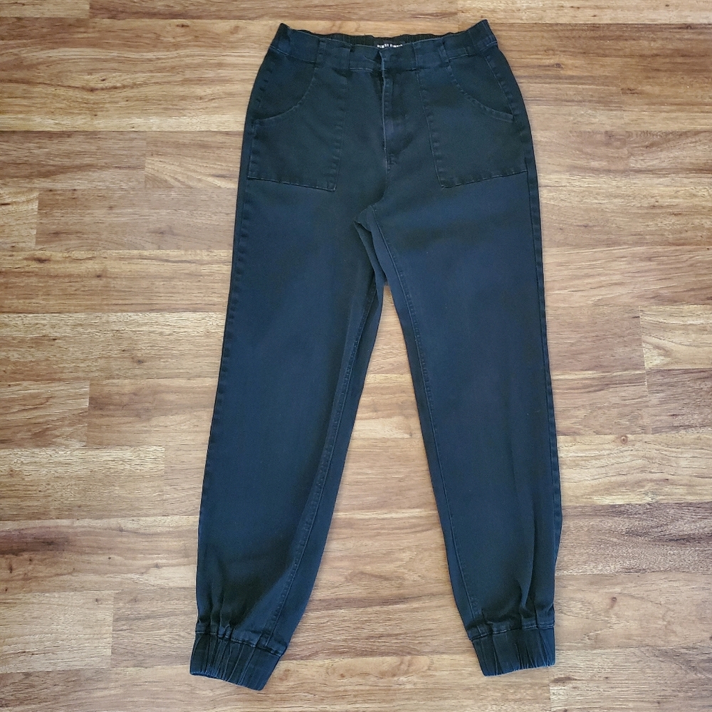 Almost Famous Denim Joggers Size Medium Black